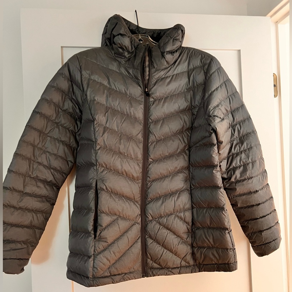 Lolë Women’s Down Hooded Puffer Jacket - Silver Gray